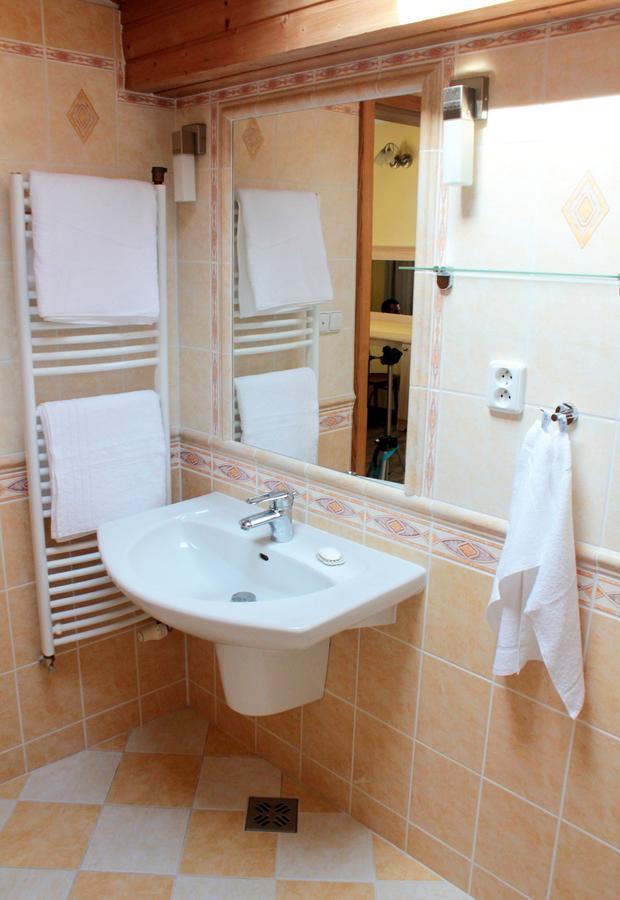 Hotel Orix Jáchymov Eksteriør billede
